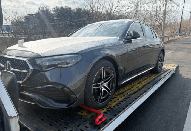 Mercedes-Benz E-Класс VI (W214, S214) 300 2.0 AT 4WD