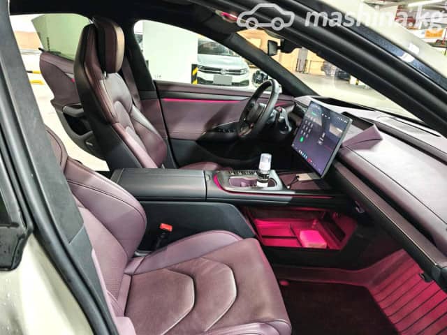 Xiaomi SU7 Electro AT 4WD