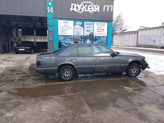 Mercedes-Benz W124 230 2.3 MT