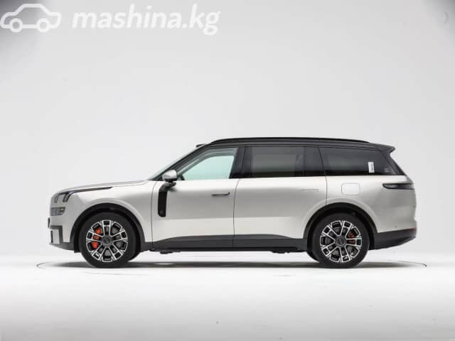 Lynk & Co 900 2.0hyb AT 4WD