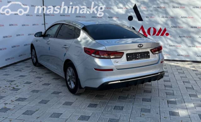 Kia K5 II 2.0 AT