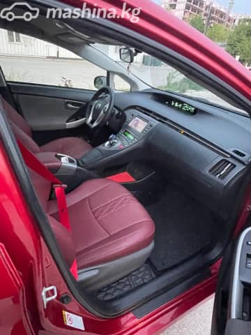 Toyota Prius III Рестайлинг (XW30) Plug-in Hybrid 1.8hyb AT