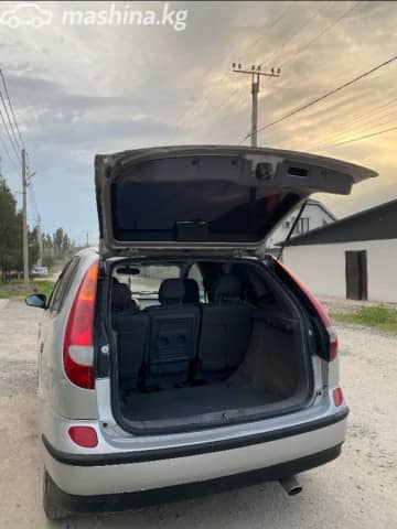 Nissan Almera Tino 1.8 MT