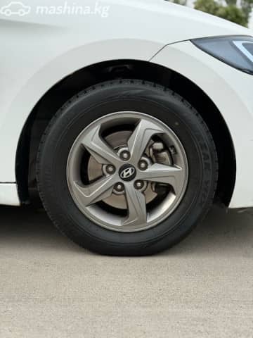 Hyundai Avante VI 1.6 AT