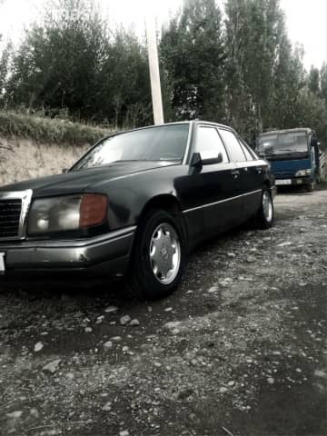 Mercedes-Benz W124 250 2.5d MT
