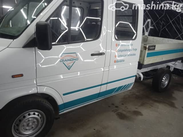 Mercedes-Benz Бортовой (4х2)