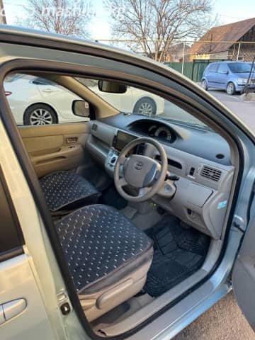 Toyota Raum II 1.5 AT