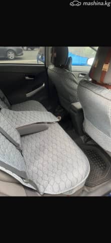 Toyota Prius III (XW30) 1.8hyb AT