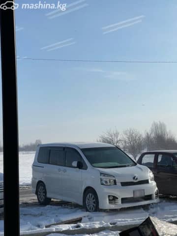 Toyota Voxy II (R70) Рестайлинг 2.0 CVT 4WD