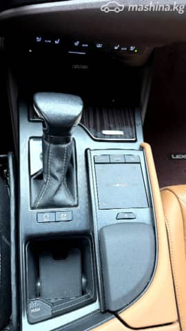 Lexus ES VII Рестайлинг 300h 2.5hyb CVT