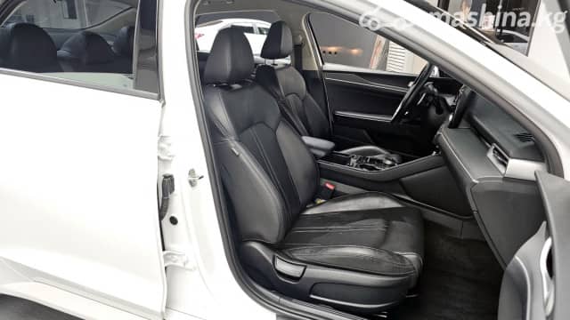 Kia K5 III LPi 2.0 AT