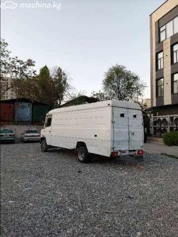 Mercedes-Benz T2