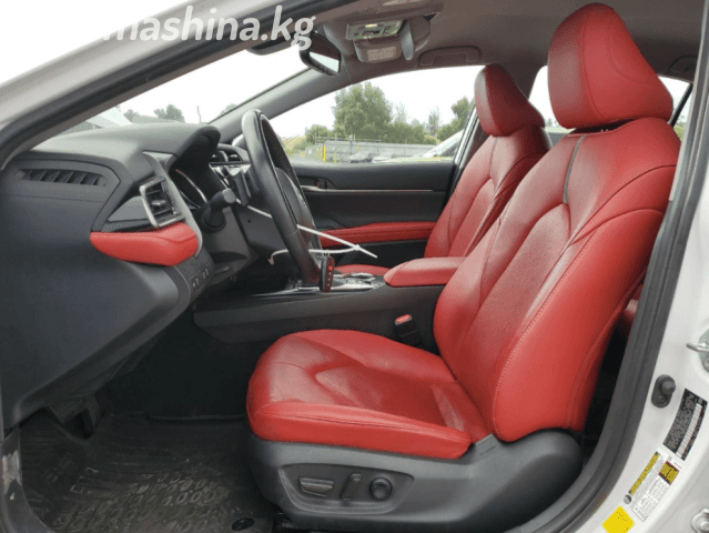Toyota Camry VIII (XV70) 2.5 AT
