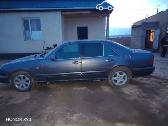 Mercedes-Benz E-Класс II (W210, S210) 200 2.0 MT