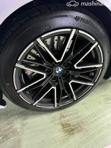 BMW M5 VII (G90) 4.4hyb AT 4WD