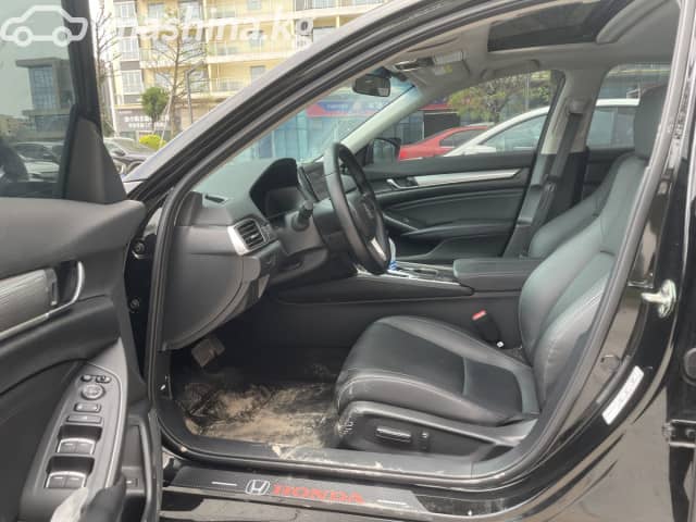 Honda Accord X Рестайлинг 1.5 CVT