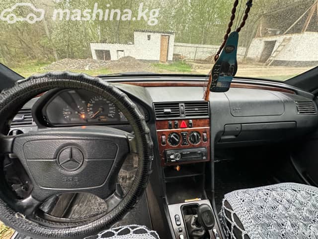 Mercedes-Benz C-Класс I (W202) Рестайлинг 200 2.0 MT
