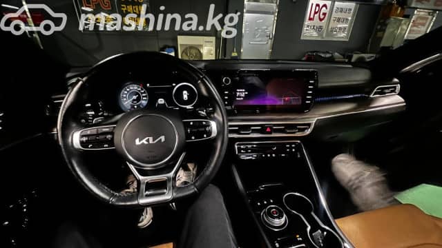 Kia K5 III 1.6 AT