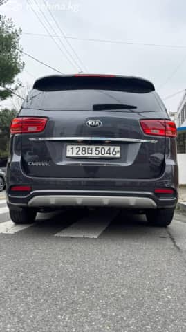Kia Carnival III 2.2d AT