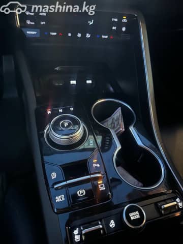 Kia K5 III 1.6 AT