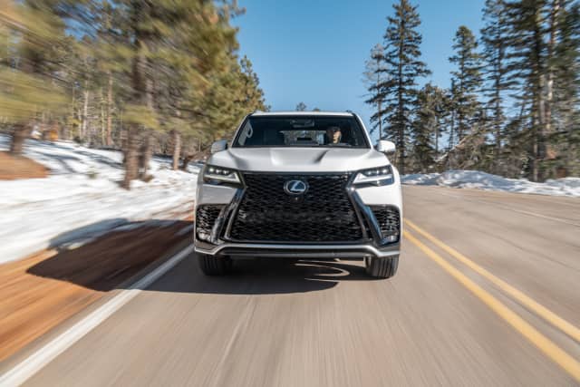 Lexus LX IV 600 3.5 AT 4WD