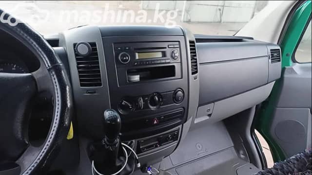 Mercedes-Benz Бортовой (4х2)