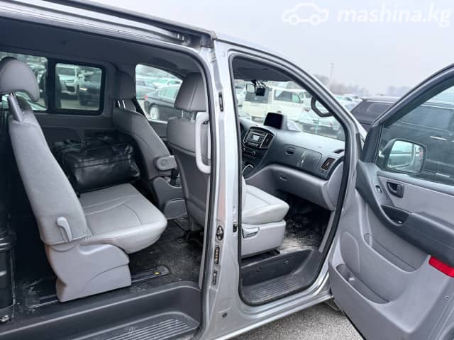 Hyundai Starex (H-1) II Рестайлинг 2 2.5d AT