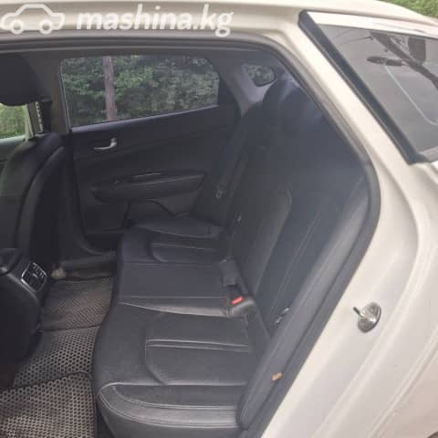 Kia K5 II 2.0 AT