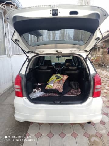 Toyota Wish I Рестайлинг 2.0 CVT