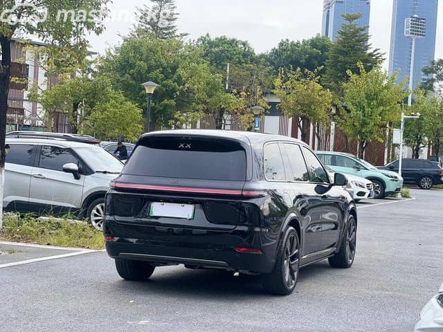 LiXiang L9 Max 1.5hyb AT 4WD