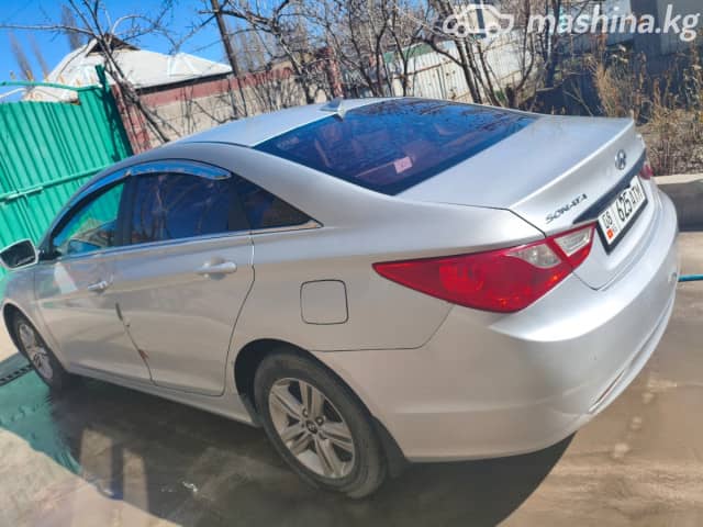Hyundai Sonata VI (YF) 2.0 AT Газ