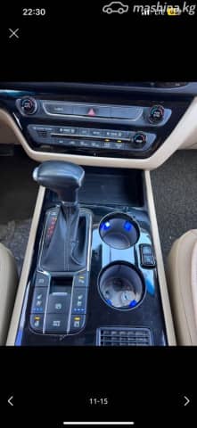 Kia Carnival III 2.2d AT