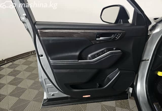 Toyota Highlander IV (U70) 2.5hyb AT 4WD