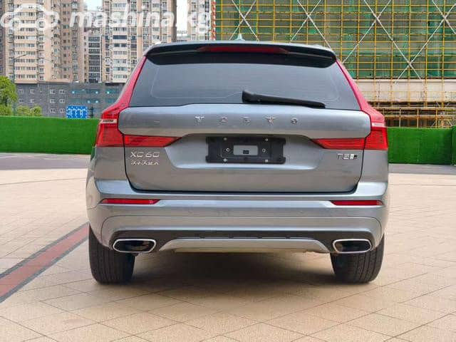Volvo XC60 II 2.0 AT
