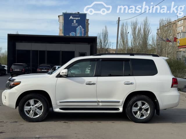 Toyota Land Cruiser 200 Series 5.7 AT 4WD