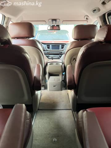 Kia Carnival III 2.2d AT