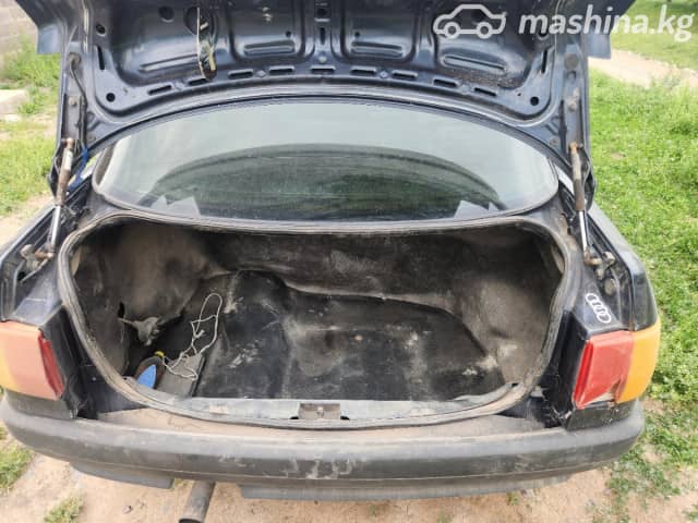 Audi 80 IV (B3) 1.8 MT