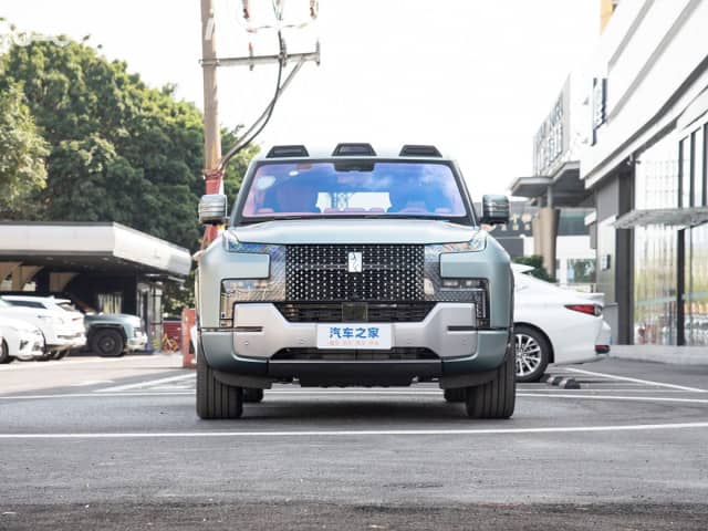 BYD Yangwang U8 2.0hyb AT 4WD