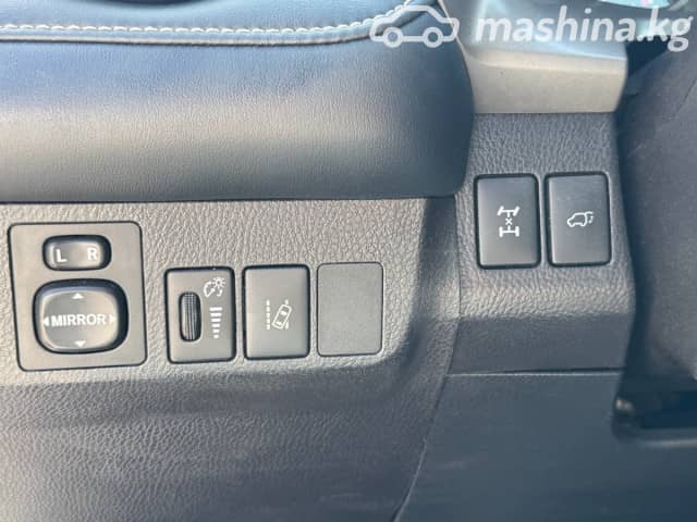 Toyota RAV4 IV (XA40) Рестайлинг 2.5 AT 4WD