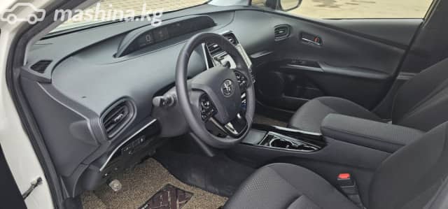 Toyota Prius IV Рестайлинг (XW50) 1.8hyb AT
