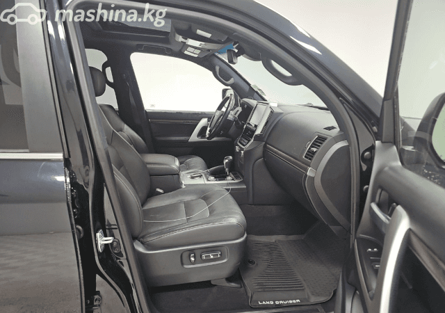 Toyota Land Cruiser 200 Series Рестайлинг 2 5.7 AT 4WD