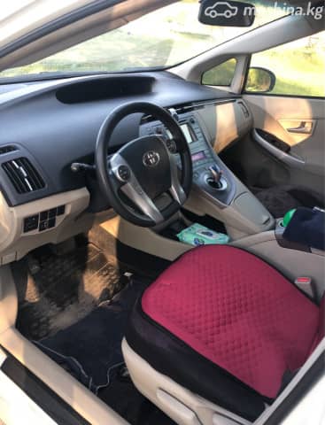 Toyota Prius III Рестайлинг (XW30) 1.8hyb AT