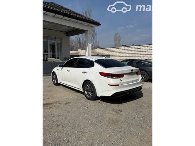 Kia K5 III LPi 2.0 AT