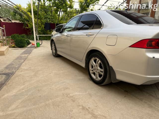 Honda Accord VII Рестайлинг 2.0 MT