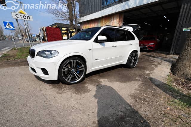 BMW X5 II (E70) Рестайлинг 50i 4.4 AT 4WD