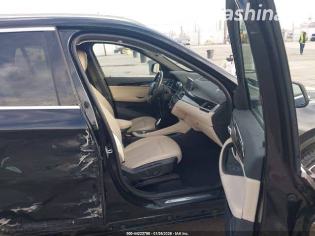BMW X1 II (F48) Рестайлинг 28i xDrive 2.0 AT 4WD
