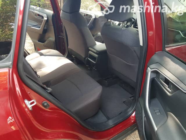 Toyota RAV4 V (XA50) 2.5 AT