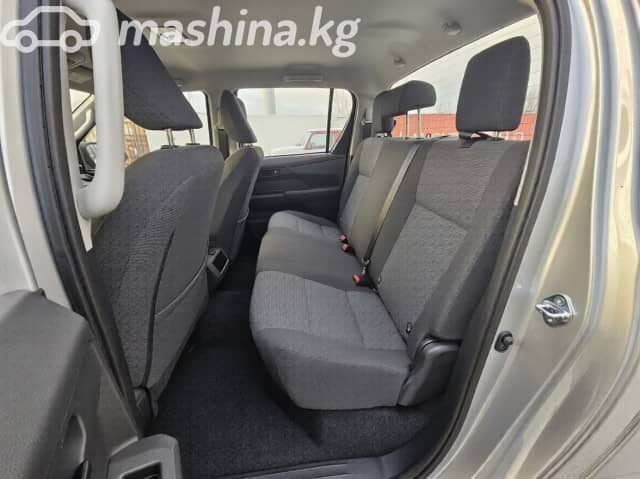 Toyota Hilux VIII Рестайлинг 2.8d MT 4WD