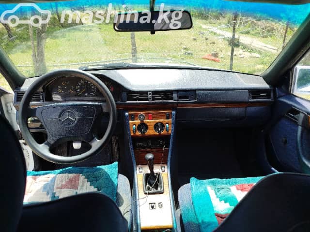 Mercedes-Benz W124 200 2.0d MT