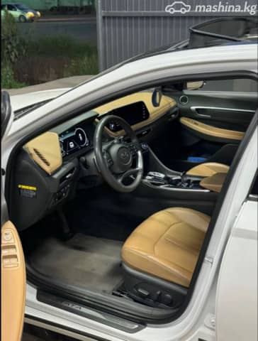 Hyundai Sonata VIII (DN8) 2.0 AT